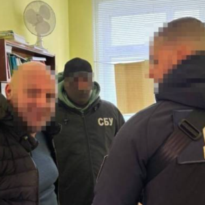 На Одещині судитимуть працівника ДМС, який вимагав хабар за підтвердження дітям громадянства України