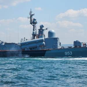 Росія вивела із Севастополя два ракетні катери - соцмережі