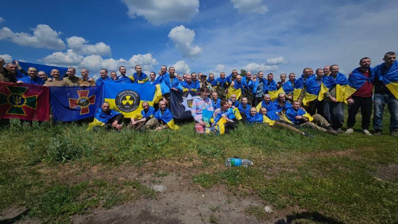 З російського полону в Україну повернулись п'ятеро мешканців Ізмаїльського району З російського полону в Україну повернулись п'ятеро мешканців Ізмаїльського району