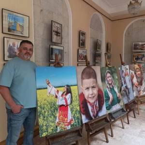 Болгарський етно фотограф представив свої роботи в мерії Одеси