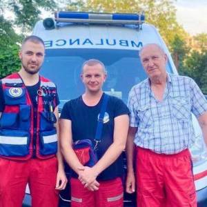 Бригада «швидкої» допомоги Одеської області врятувала чоловіка, який вирішив повіситися