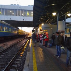 Центральный железнодорожный вокзал в Киеве эвакуировали из-за угрозы взрыва. Взрывчатку не нашли