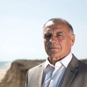 Привласнив гроші, виділені на ремонт зруйнованого рф житла: голову селища в Одеській області підозрюють у розкраданні 12 млн грн