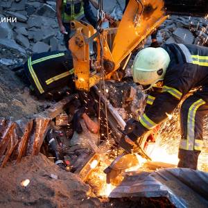 В Одеському порту обвалилася будівля: під завалами опинилися двоє чоловіків, один з них загинув