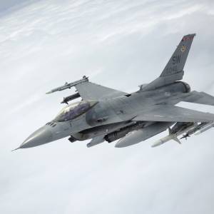 Румунія підняла у повітря F-16 через нічну атаку дронів