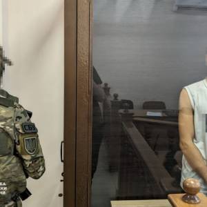 Працювали на фсб і підпалили понад 15 авто військових: в Одесі затримали шістьох підозрюваних