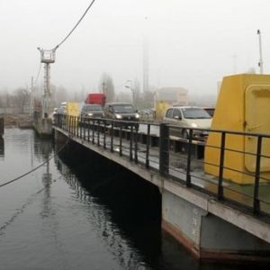 В Одесской области из-за шторма перенесли разведение моста