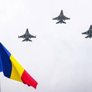 Румунія почала тренувати українців на літаках F-16