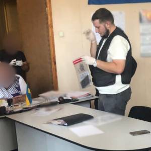 В Одесі директор одного з професійних коледжів попався на хабарі