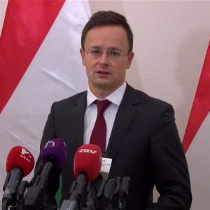 Венгрия наложила вето на созыв комиссии Украина-НАТО