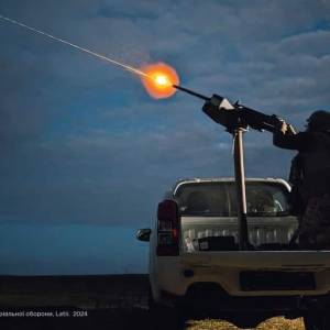 На Одещині дрони, що впали, пошкодили будинок і машини: загалом над Україною знешкодили 20 «пташок»