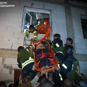 Балістична атака Одеського району: під завалами загинули люди, серед них неповнолітня