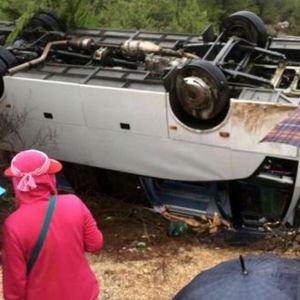 Автобус с туристами перевернулся в Анталье, есть пострадавши