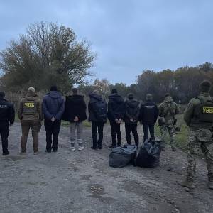В Ізмаїльському районі чоловік вирішив організувати “зелений коридор” до Румунії та намагався взяти “в долю” прикордонника