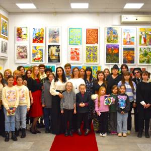 На виставці «Палітра часу» учнів та викладачів Ізмаїльської художньої школи (СВІТЛИНИ)