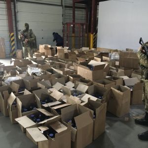В Одесской области сотрудники Госпогранслужбы и ДФС обнаружили 3 тысячи литров водочных изделий