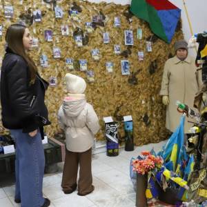 В Ізмаїлі відкрили військову виставку «Ціною життя»