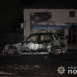 В Ізмаїльському районі чоловік підпалив BMW одесита, щоб помститися за друга: йому повідомили про підозру