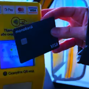 У маршрутку без готівки: у громадському транспорті Ізмаїла з'явились термінали для безготівкової оплати