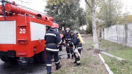 Измаил: полиция и спасатели провели учебную эвакуацию в инфекционной больнице (ФОТО) Измаил: полиция и спасатели провели учебную эвакуацию в инфекционной больнице (ФОТО)