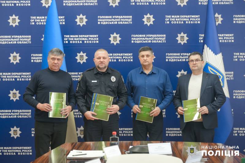 На Одещині ще три територіальні громади долучилися до безпекового проєкту «Поліцейський офіцер громади» На Одещині ще три територіальні громади долучилися до безпекового проєкту «Поліцейський офіцер громади»