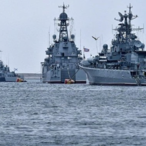 Росіяни намагаються сховати свій флот від українських дронів