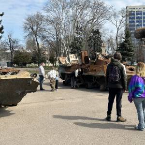 В Одесі виставили знищену російську техніку: фото з Куликового поля