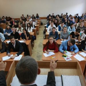 Кабмин повысил стипендии студентам
