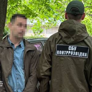 СБУ затримала "крота" ФСБ, який намагався на оборонному заводі викрасти розробки ЗСУ