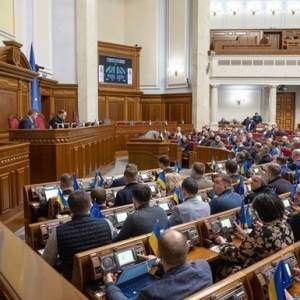 ВР планує дозволити особам від 60 років проходити службу за контрактом