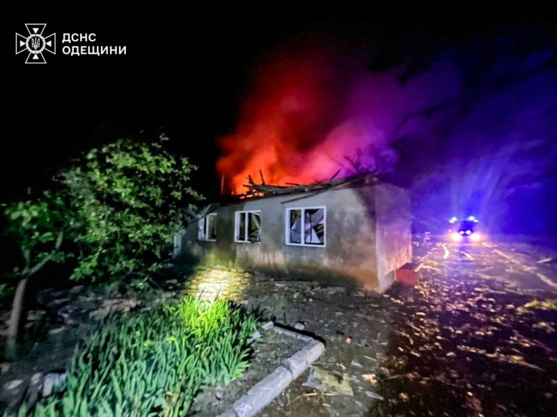 Окупанти вдарили вночі по Одеській області: зруйновано ліцей і сімейну амбулаторію Окупанти вдарили вночі по Одеській області: зруйновано ліцей і сімейну амбулаторію