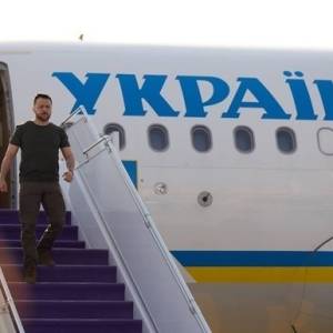 Зеленський прибув до Великої Британії