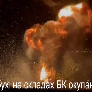 Злетіли у повітря склади БК окупантів