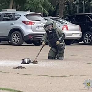 Несла вибухівку в рюкзаку: за підготовку теракту в Одеському обласному ТЦК жінці загрожує до 12 років за ґратами