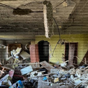 «На другому ударі ми сховалися у ванній, на четвертому — бігли сходами»: під час нічної атаки одесити рятували сусідів, тварин і себе