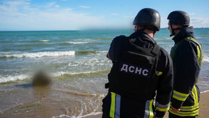 Міну на узбережжі Одещини знищили військові моряки Міну на узбережжі Одещини знищили військові моряки