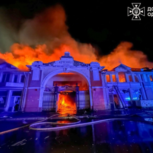 В Одесі горить ринок "Привоз" та пошкоджена пам’ятка ЮНЕСКО внаслідок російської атаки