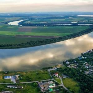Не купатись, не пірнати, не мити овочі та фрукти: фахівці оцінили якість води в Дунаї