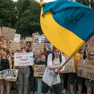 "Останнє китайське" від ЄС. Рада ризикує допомогою
