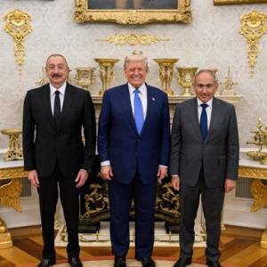 Вірменія і Азербайджан підписали мирну угоду у США