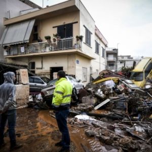 В результате наводнения в окрестностях Афин погибли 13 человек (ФОТО)
