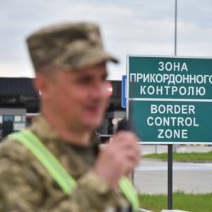 Для молодих українців спростять перетин кордону