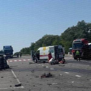 Жалива аварія на трасі Одеса-Рені: свідки кажуть про розірвані тіла загиблих на дорозі