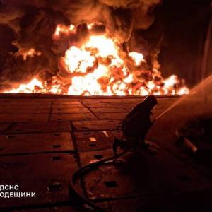 В Ізмаїлі зайнялася велика пожежа після атаки шахедів