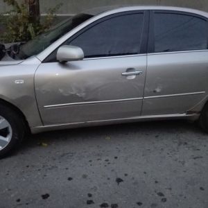 В Измаиле на Кутузова неизвестный "зацепил" припаркованный Hyundai и скрылся (ФОТО)
