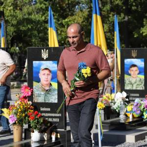 В День пам’яті Захисників України Ізмаїл вшанував пам’ять полеглих мешканців громади, які віддали своє життя у боротьбі проти російського агресора за свободу та незалежність України