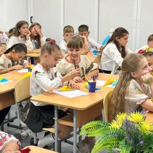 В Україні навчальний рік розпочали 3,5 млн школярів