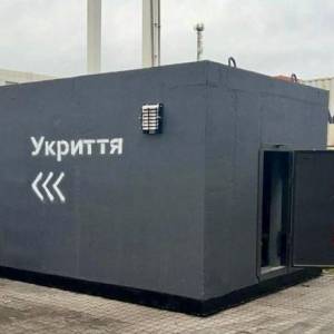 До кінця 2025 року у портах Одещини облаштують 38 мобільних укриттів