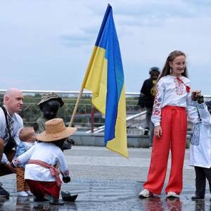 Українці незадоволені якістю життя, та відчувають в ньому сенс - опитування