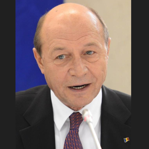 Президент Румунії заявив, що врятував Одесу від російського десанту